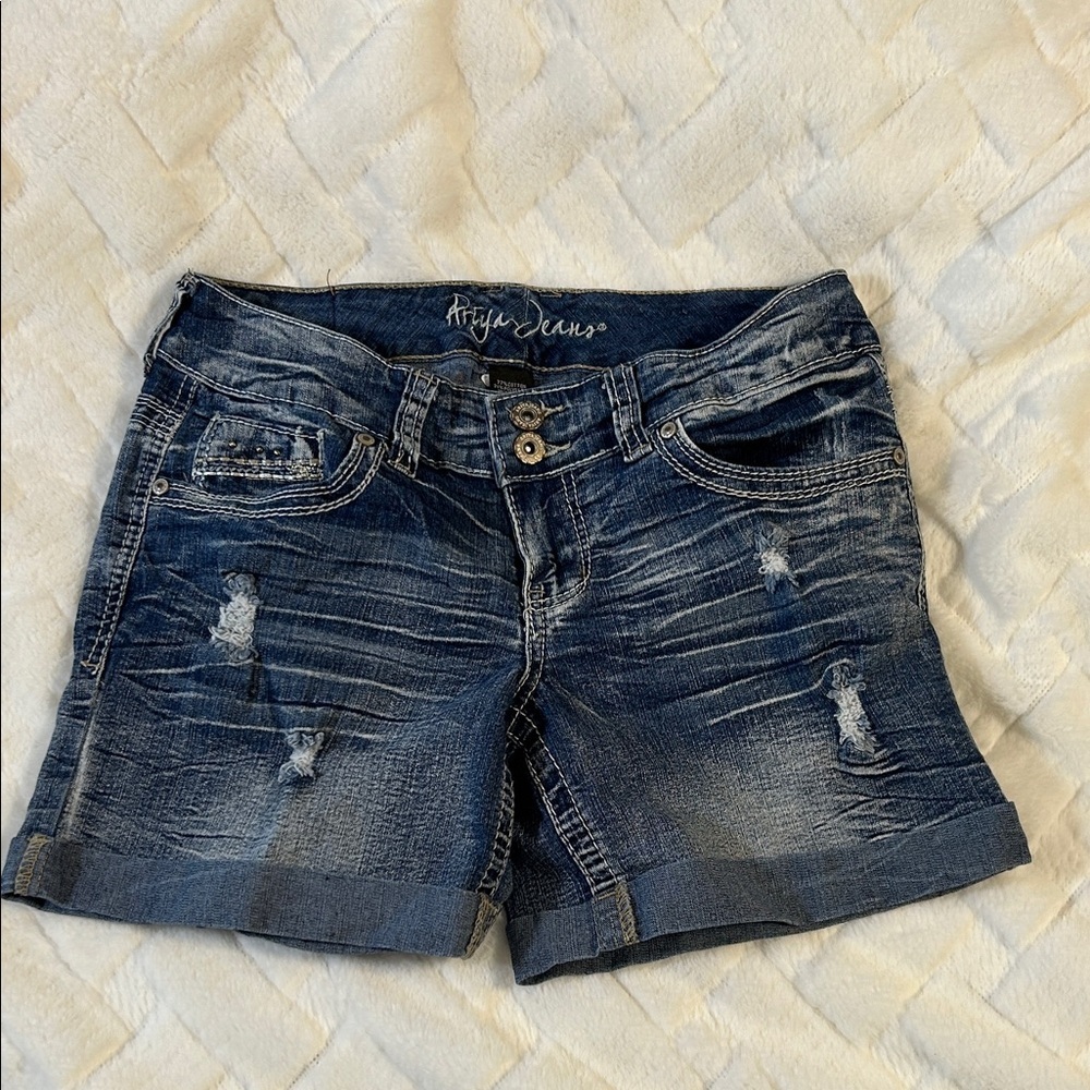 Ariya Jeans Distressed Blue Jean Shorts size 5/6